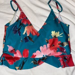 Kortni Jeane M scooped top floral
